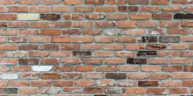 tuck pointing bricks